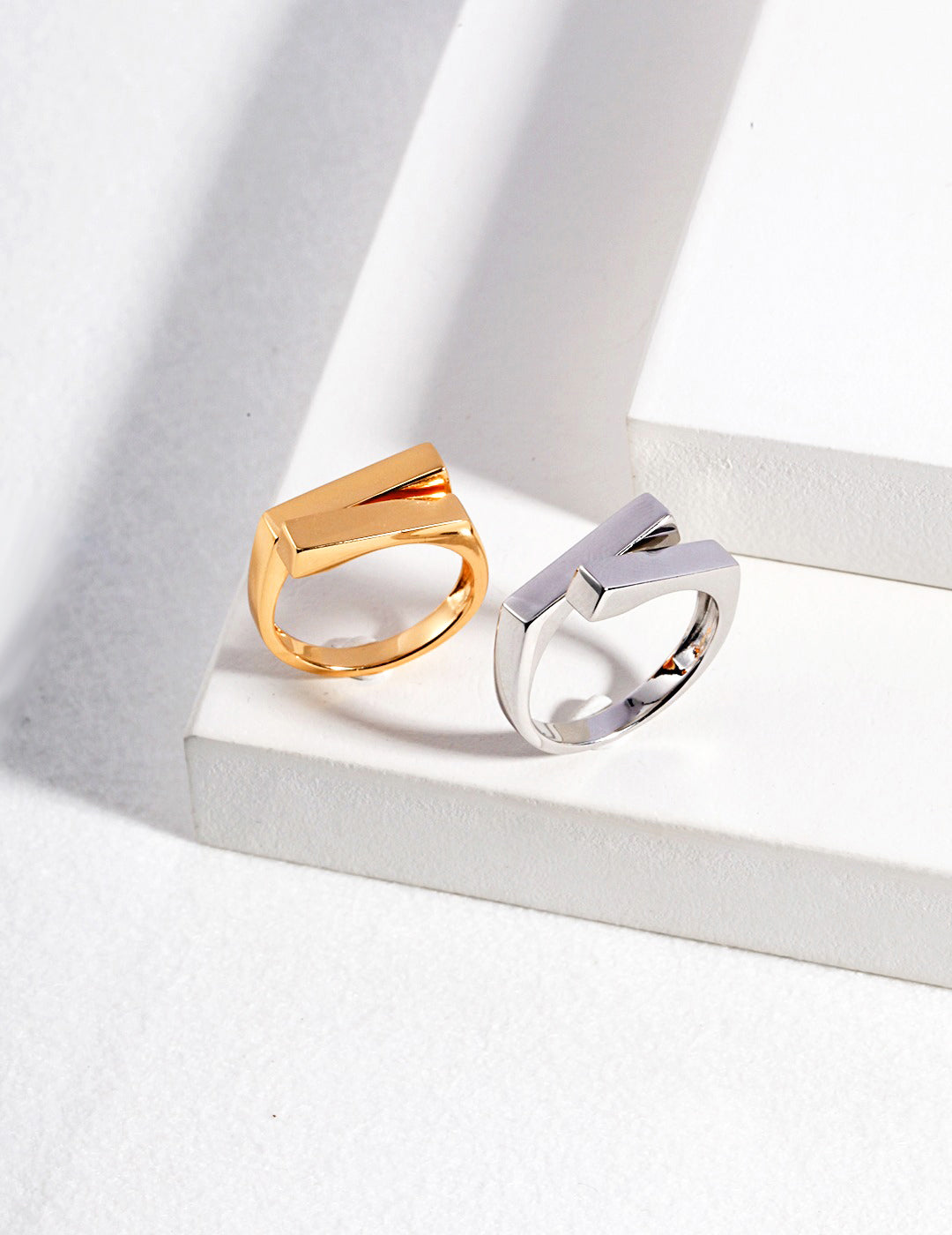 Linear Luxe Ring-103788
